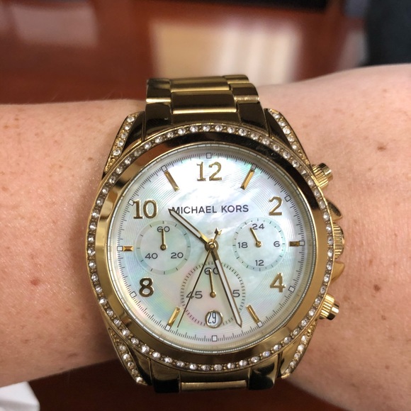 Michael Kors Gold Tone Oversized Women’s Watch - Picture 2 of 4